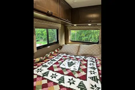 Agnes's Thor Motor Coach Freedom Elite Class C