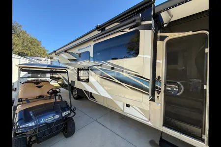 Kenneth's Thor Motor Coach Windsport Class A