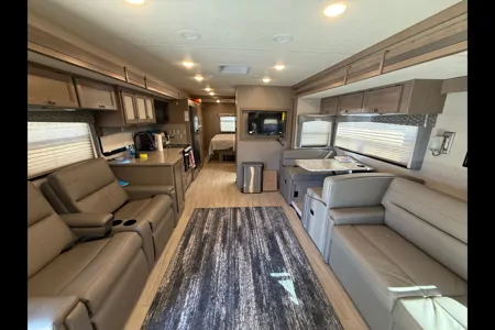 Kenneth's Thor Motor Coach Windsport Class A