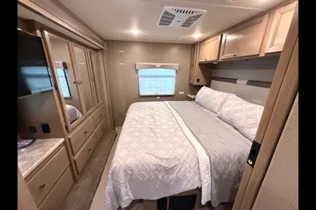 Kenneth's Thor Motor Coach Windsport Class A