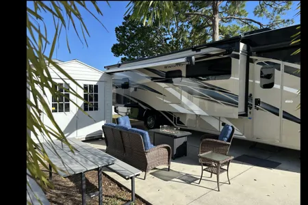 Family Motorhome at Sun Outdoors Sleeps 8! RV stays on Annual Lot