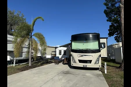 Family Motorhome at Sun Outdoors Sleeps 8! RV stays on Annual Lot