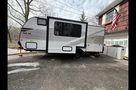 Sharon's Jayco 197 mb. Travel Trailer
