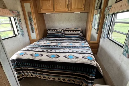 The Mariposa’s Gulf Stream Sea Hawk 29’ Fifth Wheel