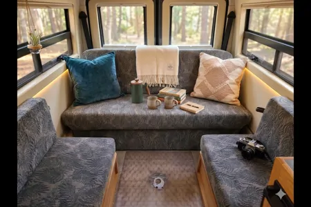 Leisure Travel Vans Free Spirit - Mercedes Sprinter - 23mpg