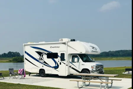 Ultimate Glamping-Thor Motor Coach Chateau 24F Class C