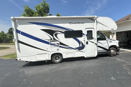 Ultimate Glamping-Thor Motor Coach Chateau 24F Class C