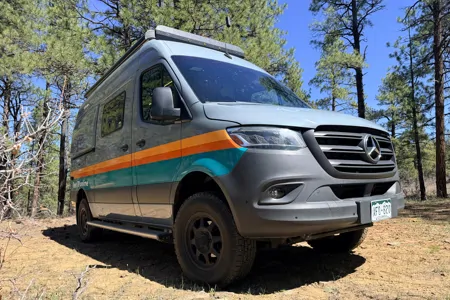 Winnebago Revel 44E Class B