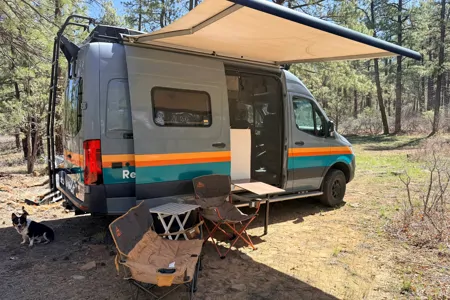 Winnebago Revel 44E Class B