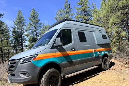 Winnebago Revel 44E Class B