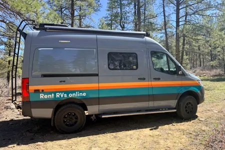 Winnebago Revel 44E Class B