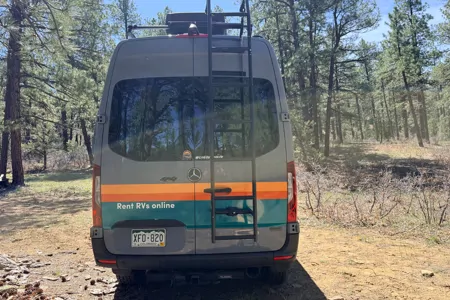 Winnebago Revel 44E Class B