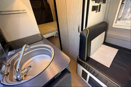 Winnebago Revel 44E Class B