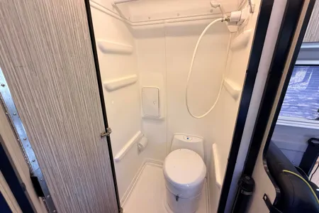 Winnebago Revel 44E Class B