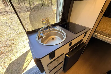 Winnebago Revel 44E Class B