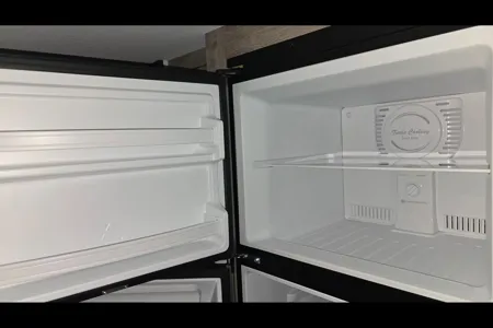 Sunny's 2025 Grand River 25BH Travel Trailer