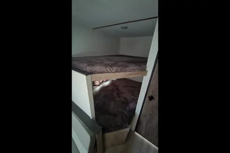 Sunny's 2025 Grand River 25BH Travel Trailer