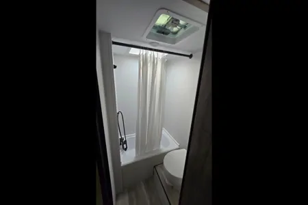 Sunny's 2025 Grand River 25BH Travel Trailer