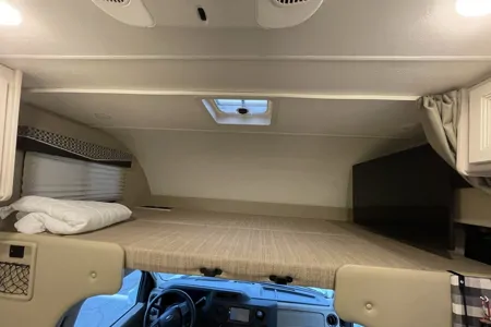 ROADRUNNER | Easy-to-Drive Class C | Sleeps 5