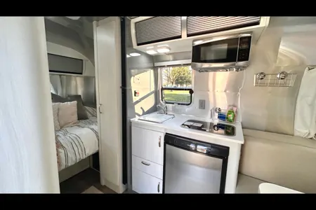 " Wander Stream " FREE delivery, near airport