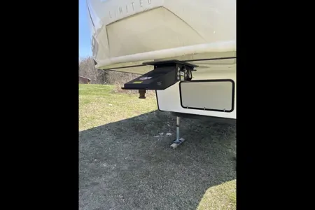 Robyn's Forest River Suite3660 Fifth Wheel