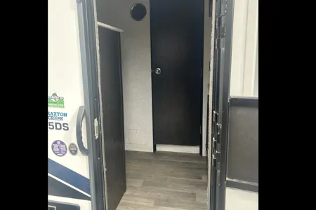 Jacob's Braxton Creek Bushwhacker 15ds Travel Trailer