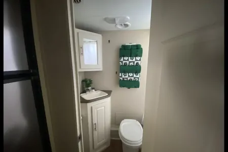 Cozy couple’s camper with room for 1 more!