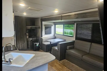 Jp's  Luxurious 27ft Keystone HIDEOUT 272BH Travel Trailer