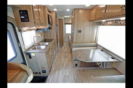 ENJOY with Jayco Redhawk Classe C