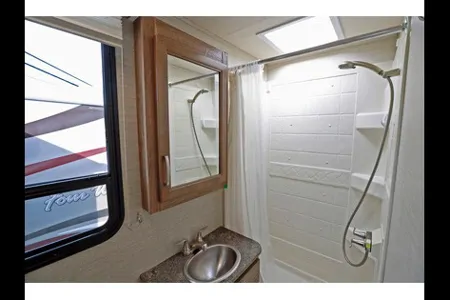 ENJOY with Jayco Redhawk Classe C