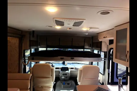 Winnie the Classy Adventurer