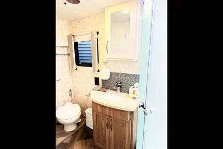 Winnie the Classy Adventurer