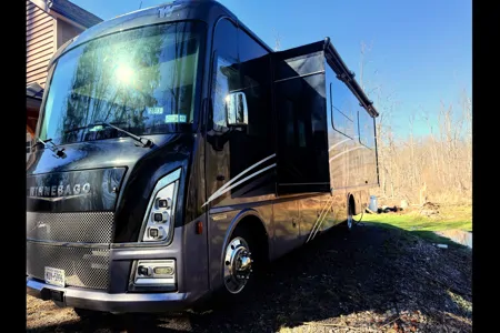 Winnie the Classy Adventurer