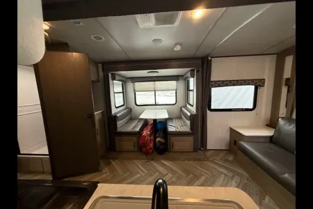 Happy Camper Shadow Cruiser 193MBS – Easy Tow, Fully Equipped