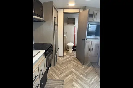 Happy Camper Shadow Cruiser 193MBS – Easy Tow, Fully Equipped