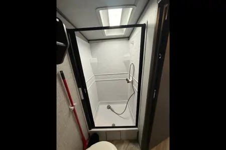 Happy Camper Shadow Cruiser 193MBS – Easy Tow, Fully Equipped