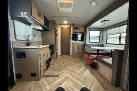 Happy Camper Shadow Cruiser 193MBS – Easy Tow, Fully Equipped