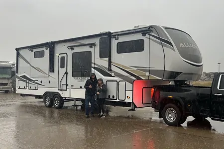 Brandon's Alliance RV 385FL Fifth Wheel