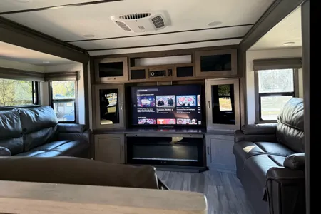Brandon's Alliance RV 385FL Fifth Wheel