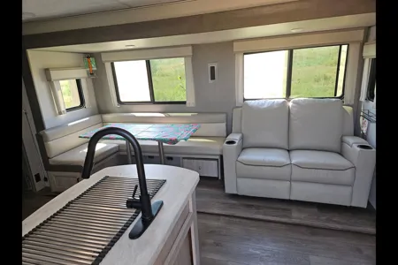 Mini Home on Wheels - 24' Coachmen Catalina Legacy