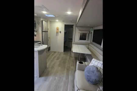 Mini Home on Wheels - 24' Coachmen Catalina Legacy