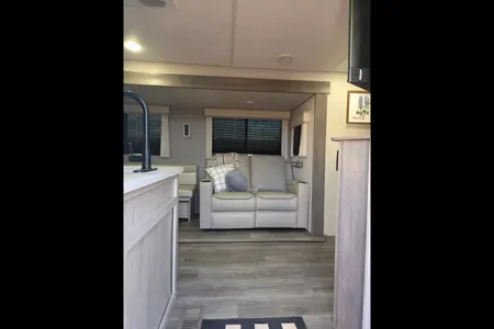 Mini Home on Wheels - 24' Coachmen Catalina Legacy
