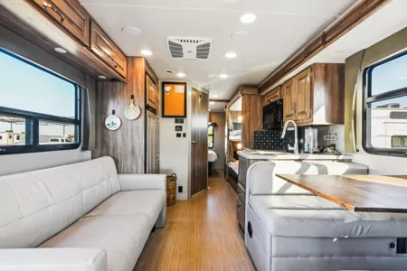 2020 Jayco Greyhawk: Spacious, Comfort& Fun!