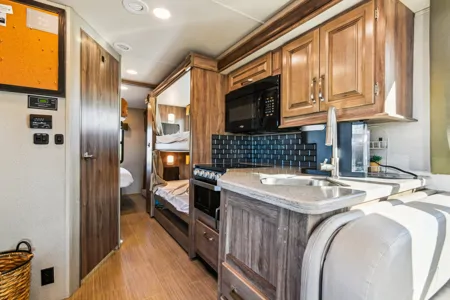 2020 Jayco Greyhawk: Spacious, Comfort& Fun!