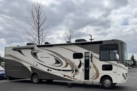Jimmy Thor Motor Coach Hurricane Classe A