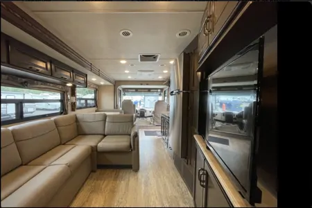 Jimmy Thor Motor Coach Hurricane Classe A