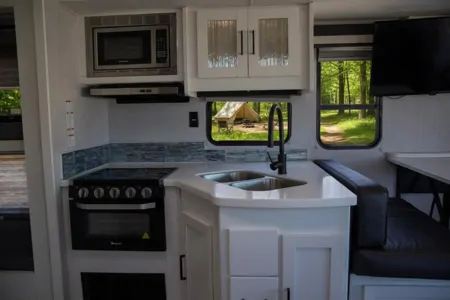 A02 - 10 Person w/ Bunk - The RV Rental Factory
