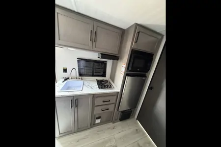 The bunk&beers Keystone Hideout sport 175bh Travel Trailer