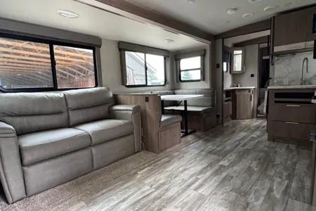 Lindsay's Imagine Big-Family Bunkhouse