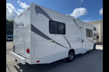 Luxury Winnebago 328qr Class C Motorhome !